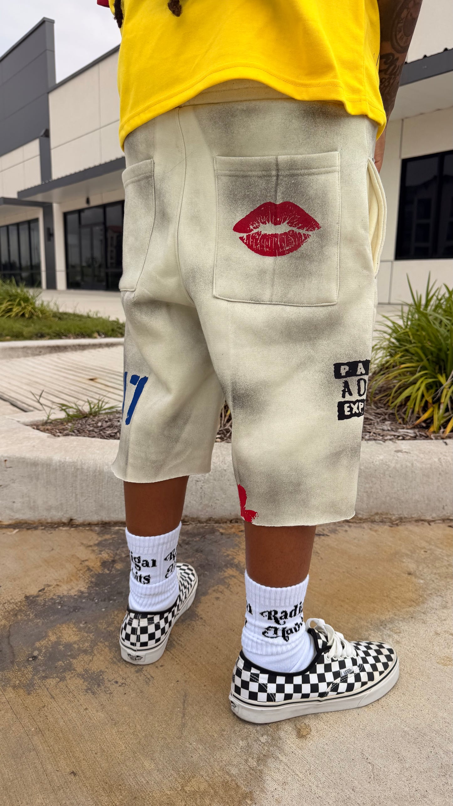 CREAM 3/4 SHORTS