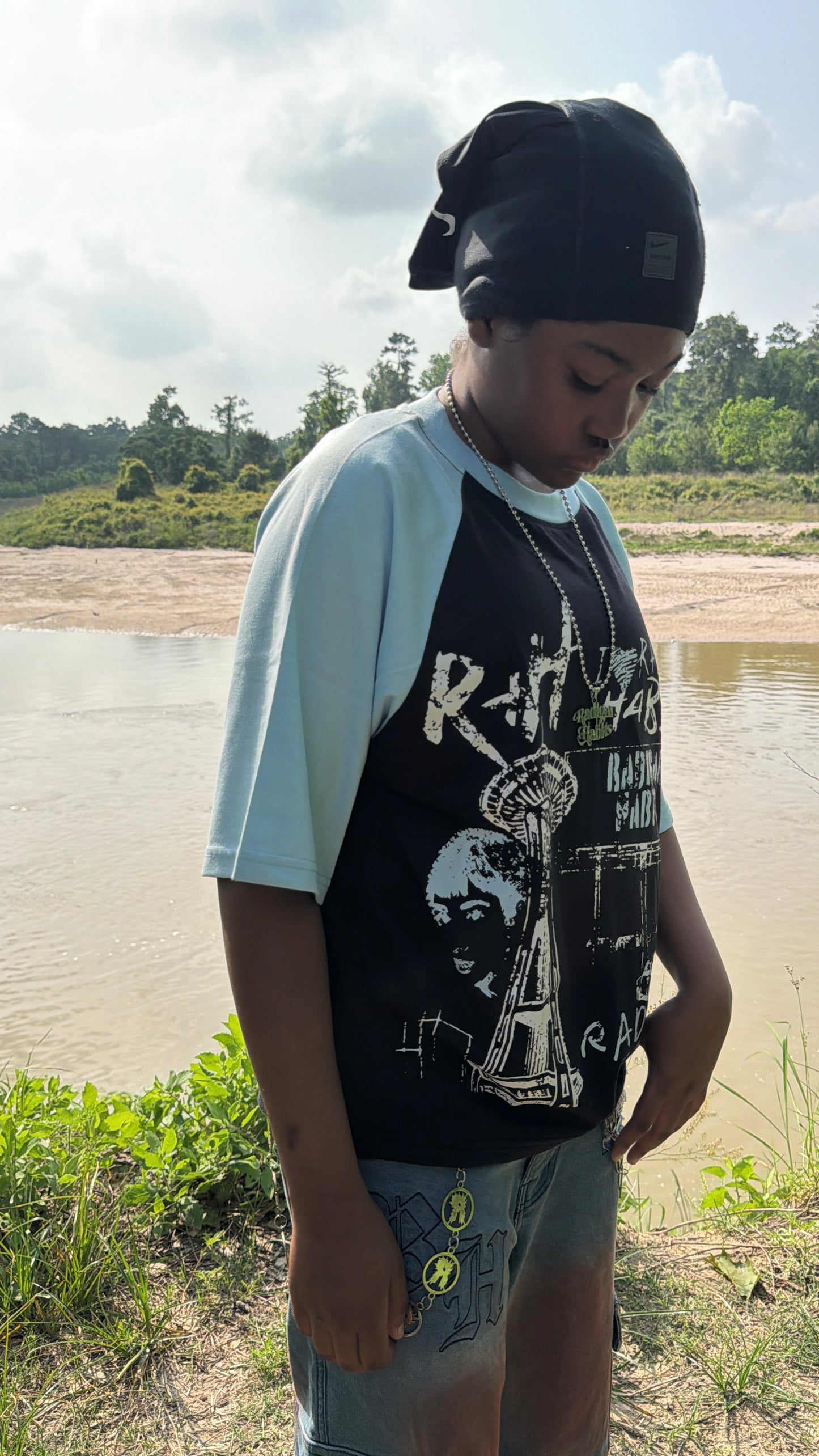 BLACK AND BLUE CITY TEE